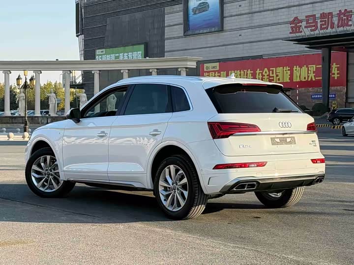 Фото 6 - Audi Q5L