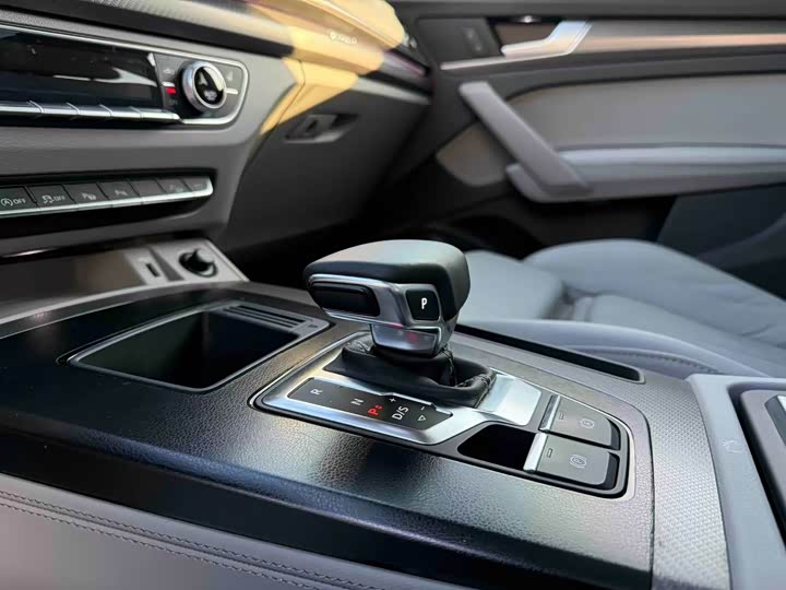 Фото 9 - Audi Q5L