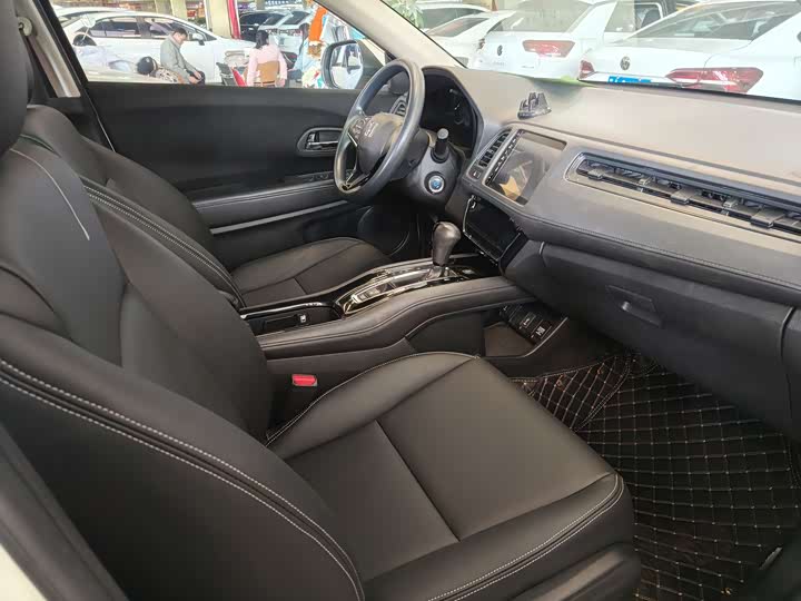 Фото 8 - Honda Vezel