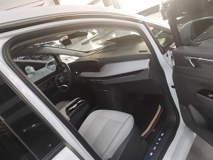 Фото 11 - Buick GL8 ES