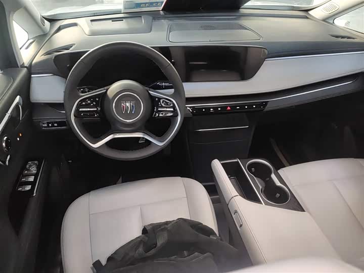 Фото 16 - Buick GL8 ES