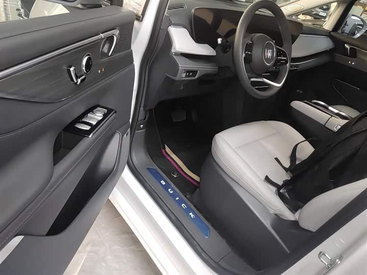 Фото 23 - Buick GL8 ES