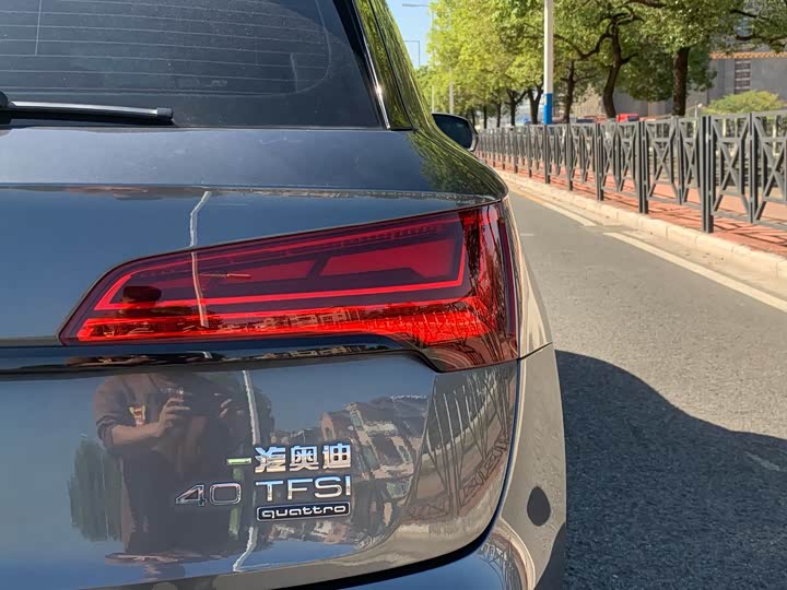 Фото 10 - Audi Q5L