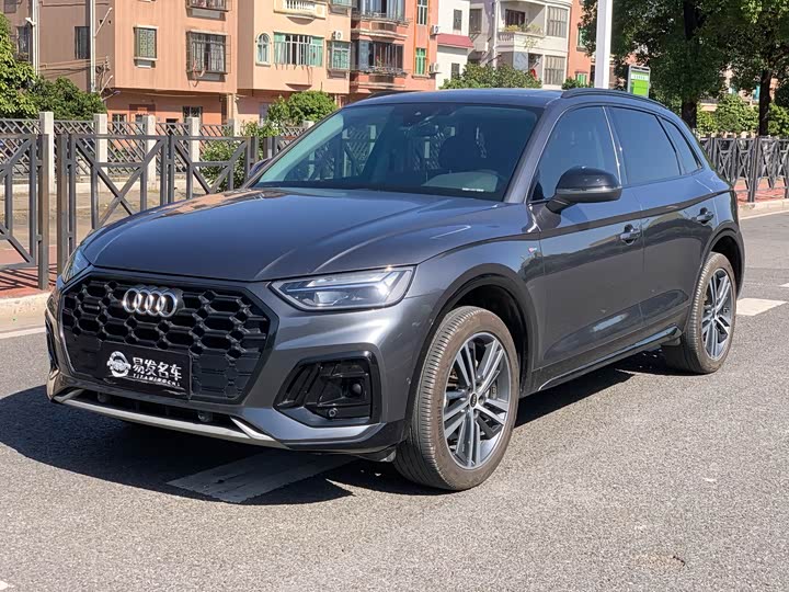 Фото 2 - Audi Q5L