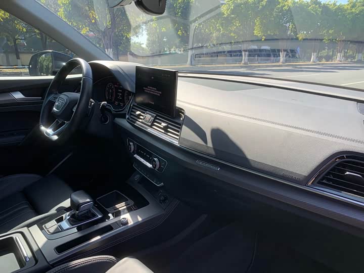 Фото 29 - Audi Q5L