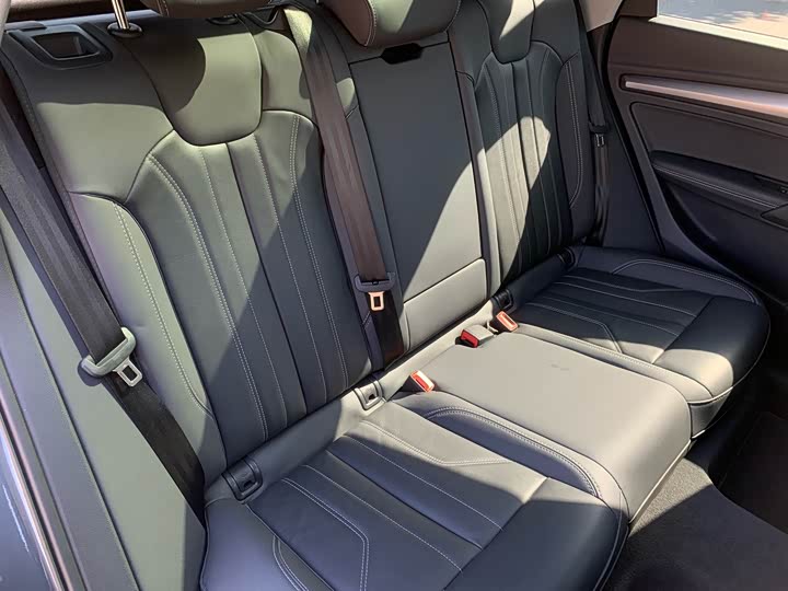 Фото 30 - Audi Q5L