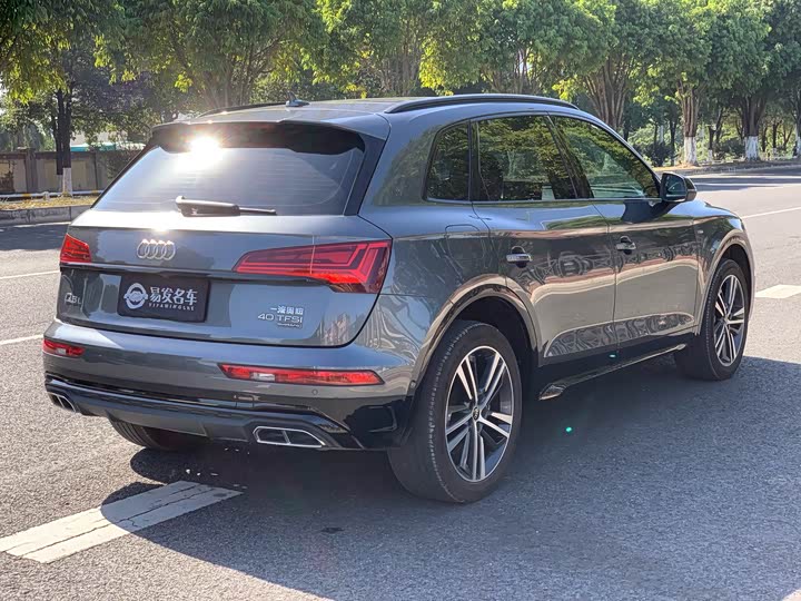 Фото 6 - Audi Q5L