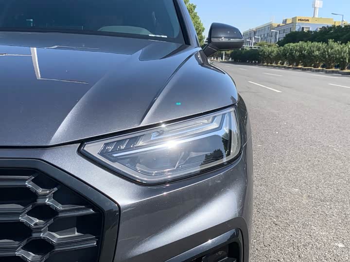 Фото 9 - Audi Q5L