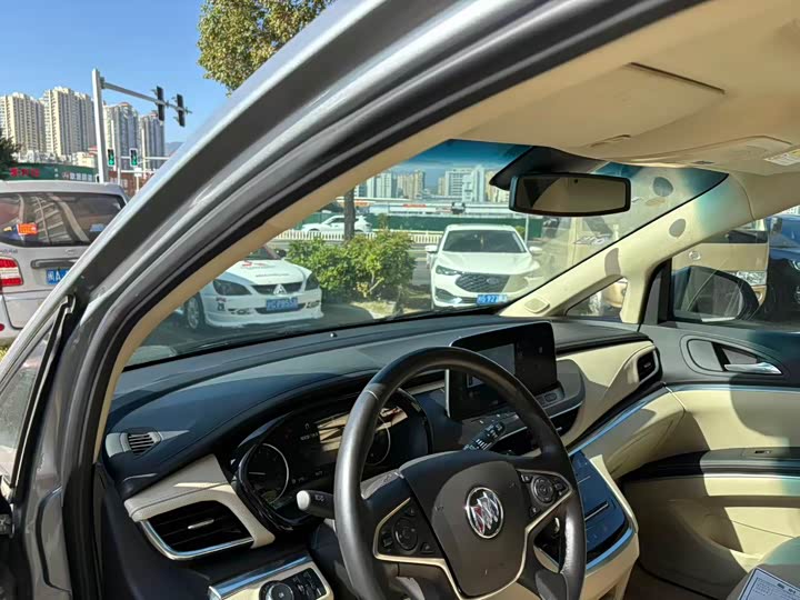 Фото 15 - Buick GL8 ES