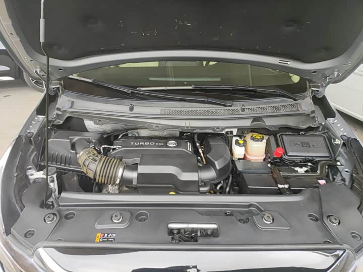 Фото 2 - Buick GL8 ES