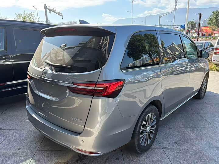 Фото 7 - Buick GL8 ES