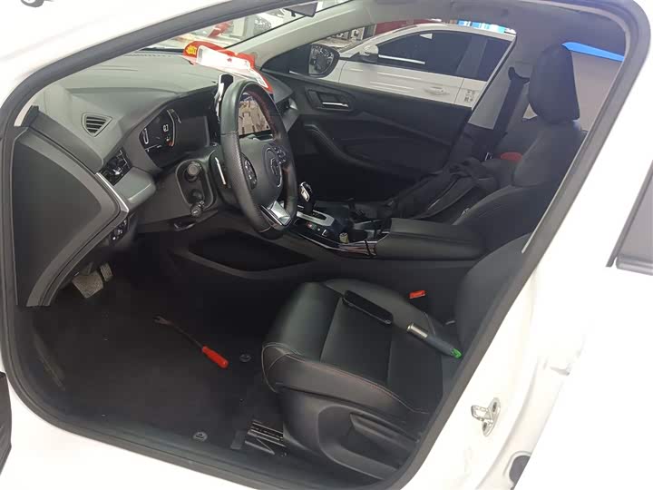 Фото 15 - MG Motor 5