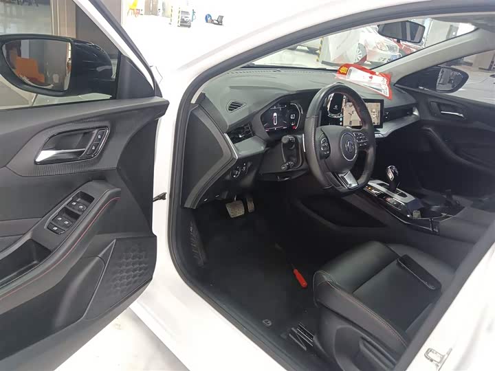 Фото 16 - MG Motor 5