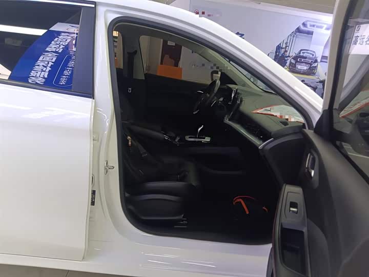 Фото 25 - MG Motor 5