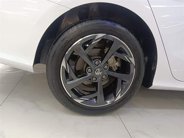 Фото 26 - MG Motor 5