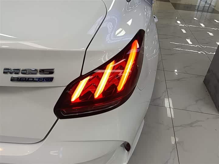 Фото 8 - MG Motor 5