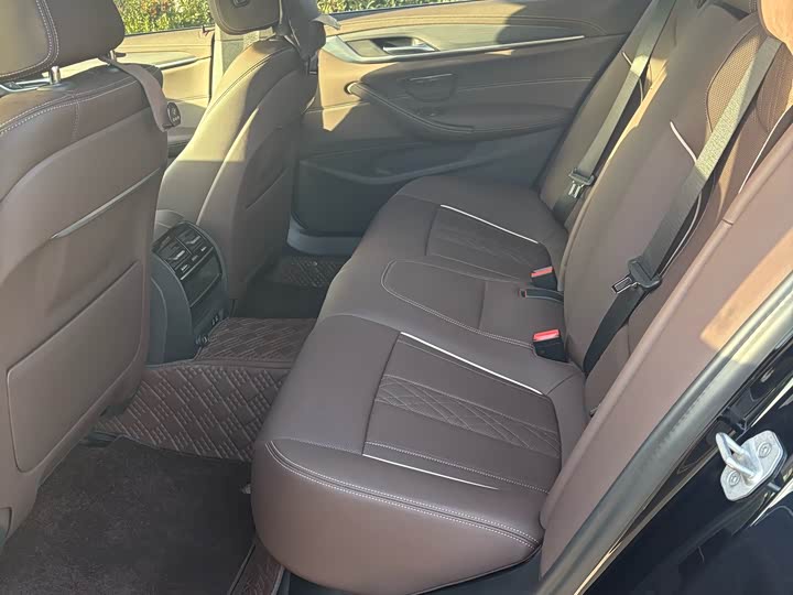 Фото 6 - BMW 5 Series