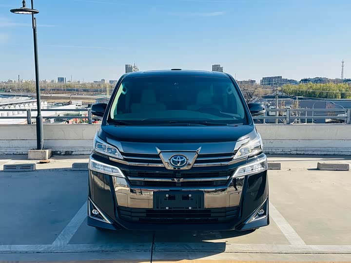 Фото 2 - Toyota Vellfire