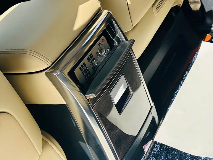 Фото 25 - Toyota Vellfire