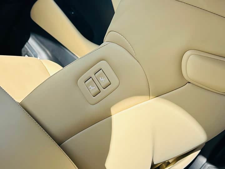 Фото 26 - Toyota Vellfire