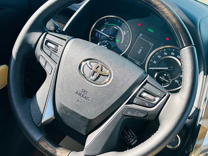 Фото 29 - Toyota Vellfire