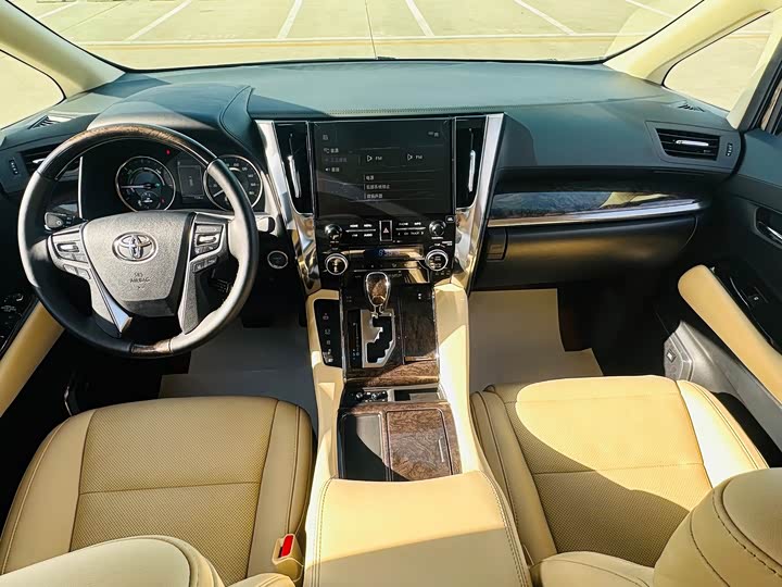 Фото 32 - Toyota Vellfire