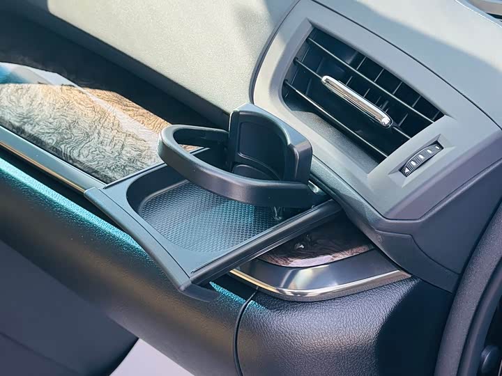 Фото 35 - Toyota Vellfire