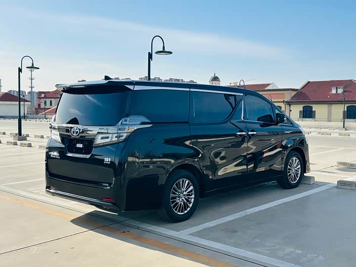 Фото 4 - Toyota Vellfire