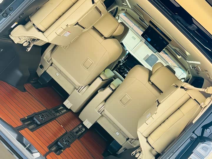 Фото 40 - Toyota Vellfire