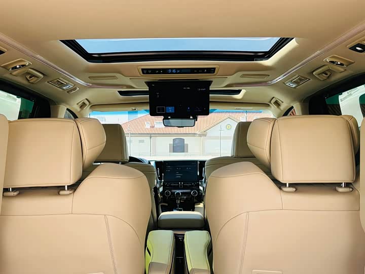 Фото 41 - Toyota Vellfire