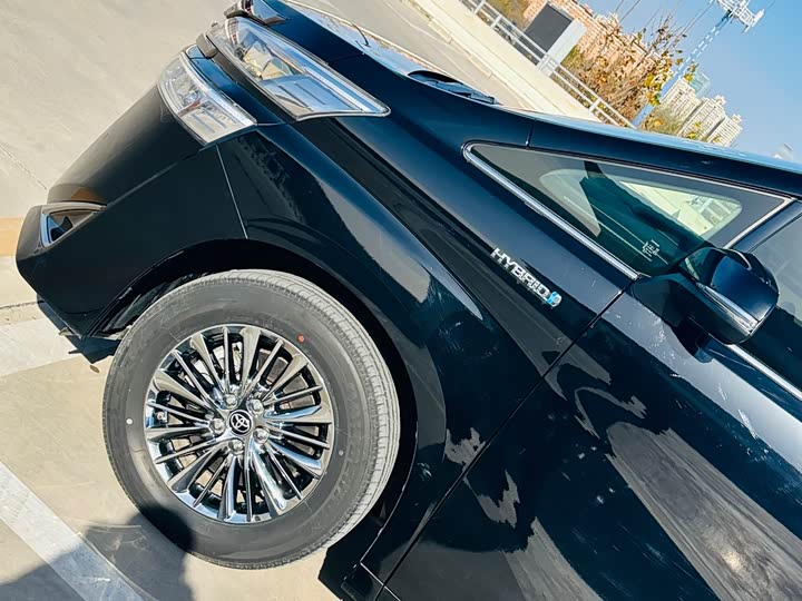 Фото 8 - Toyota Vellfire