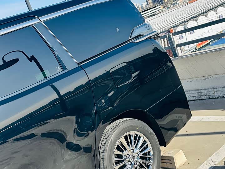 Фото 9 - Toyota Vellfire