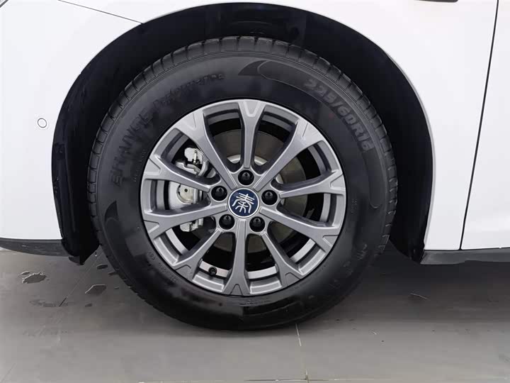 Фото 17 - BYD Qin L