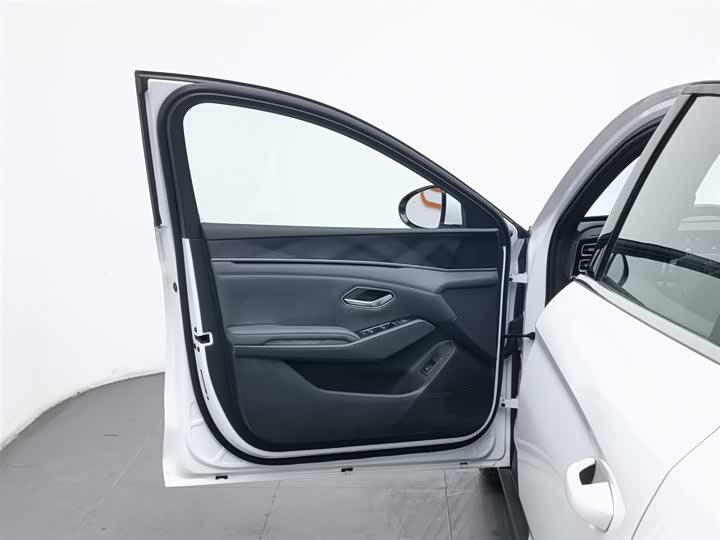 Фото 8 - BYD Qin L