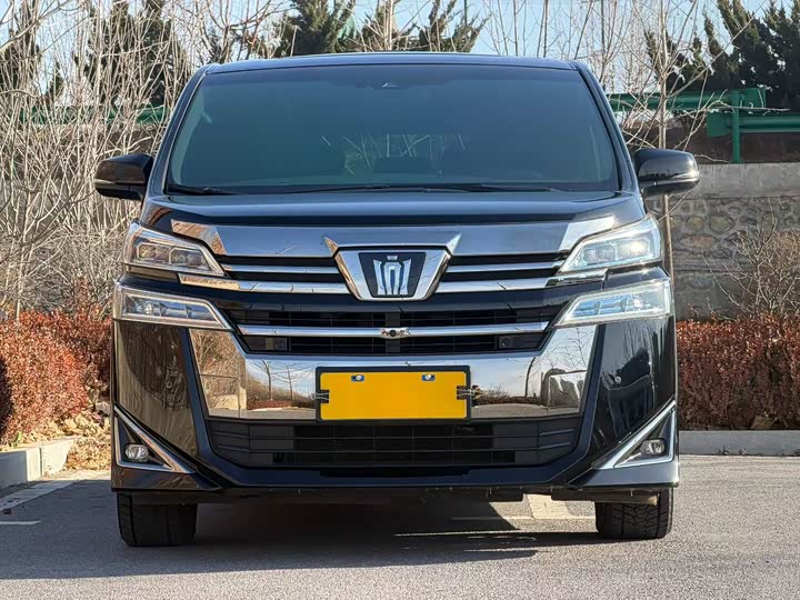 Фото 2 - Toyota Vellfire