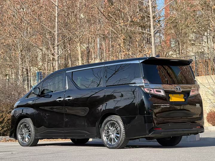 Фото 7 - Toyota Vellfire