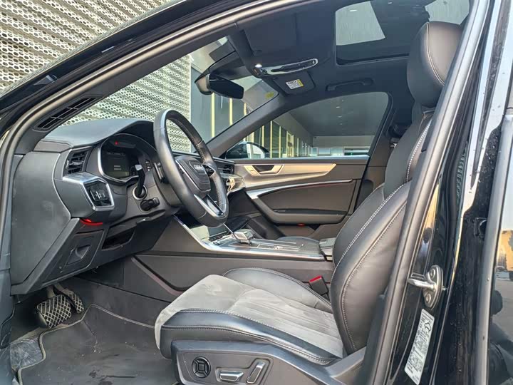 Фото 10 - Audi A6L