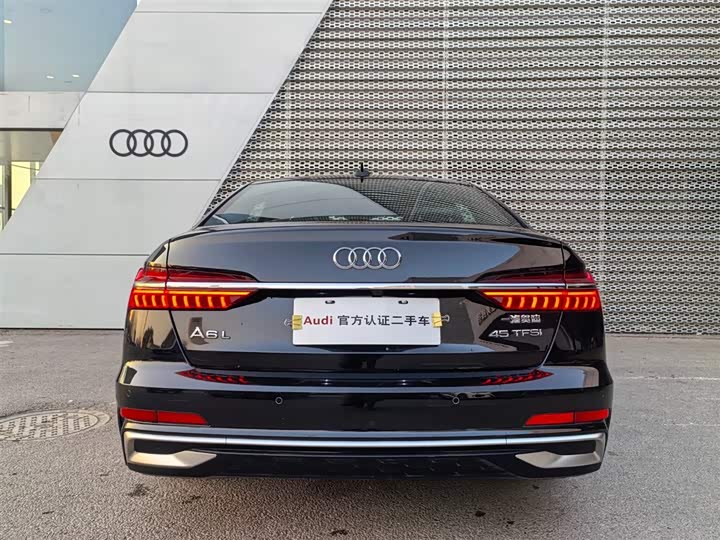 Фото 17 - Audi A6L