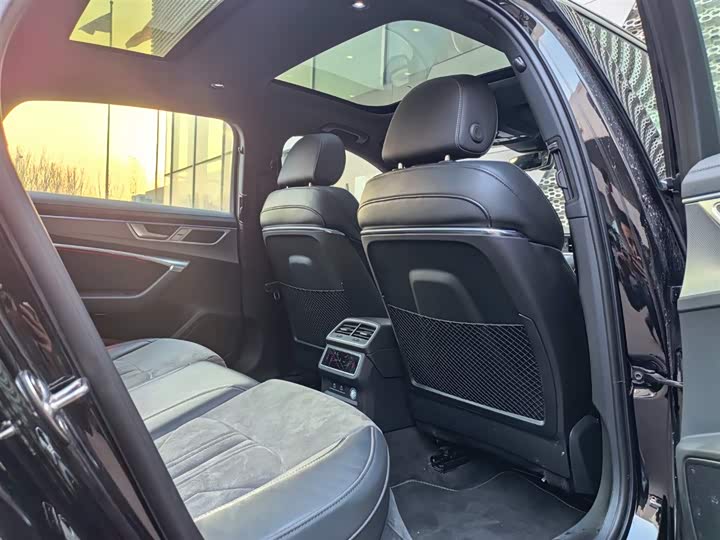 Фото 6 - Audi A6L