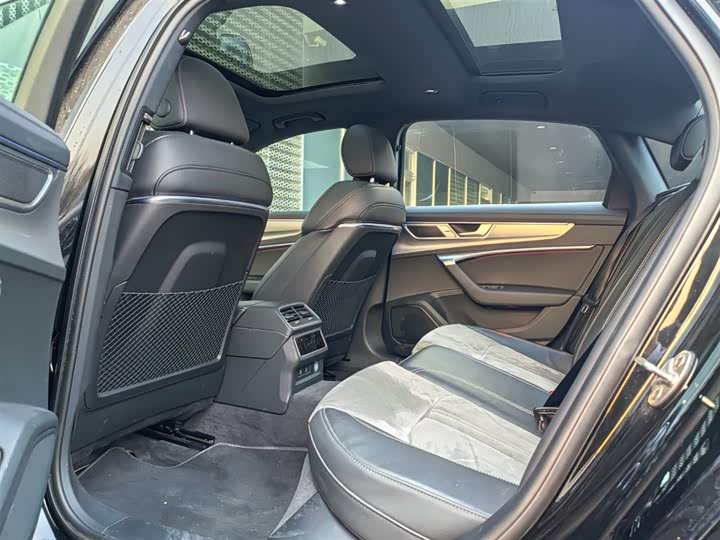 Фото 9 - Audi A6L