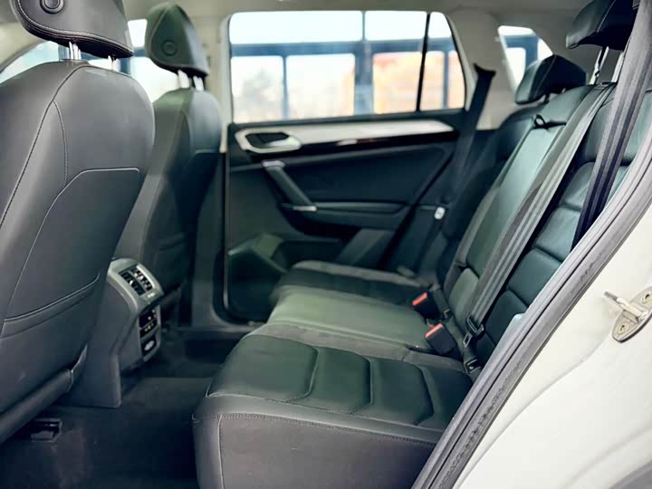 Фото 15 - Volkswagen Tayron