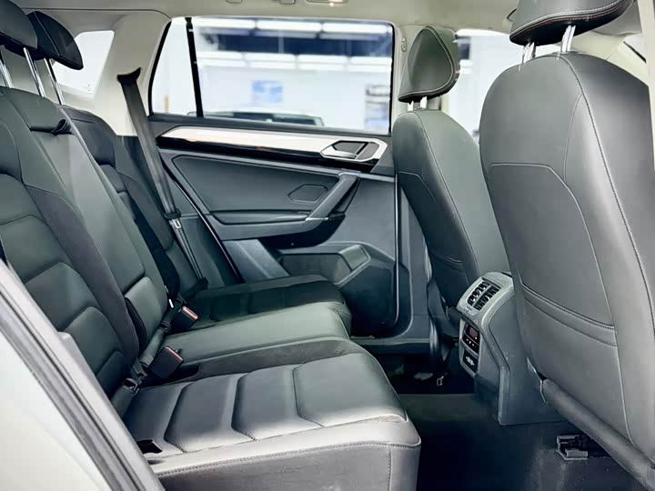 Фото 20 - Volkswagen Tayron