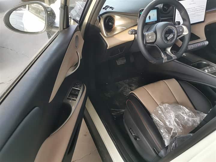 Фото 16 - BYD Dolphin