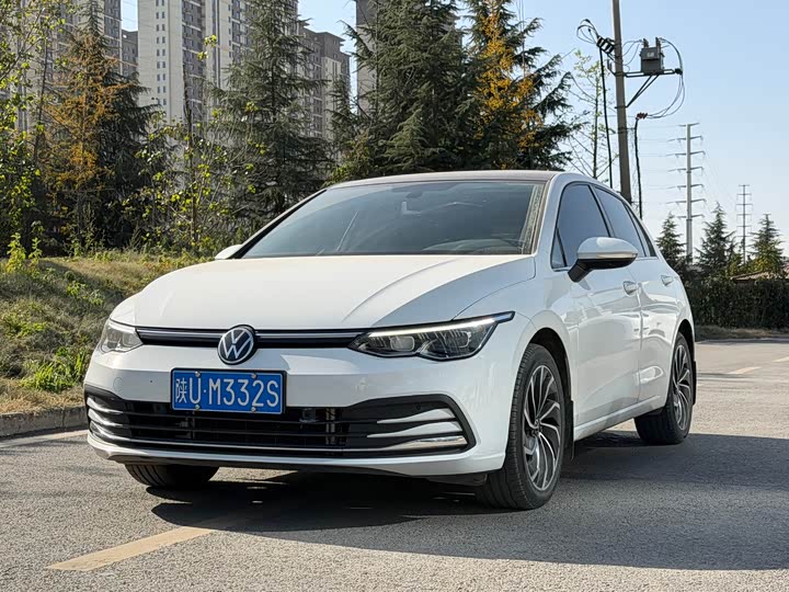 Фото 1 - Volkswagen Golf