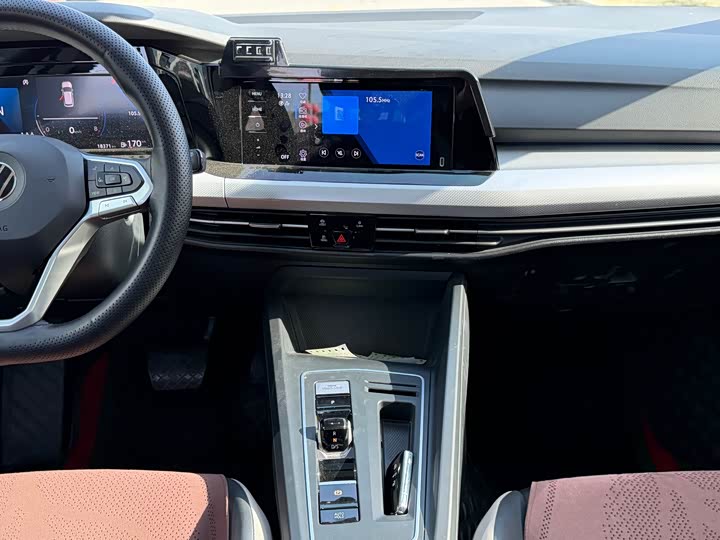 Фото 12 - Volkswagen Golf