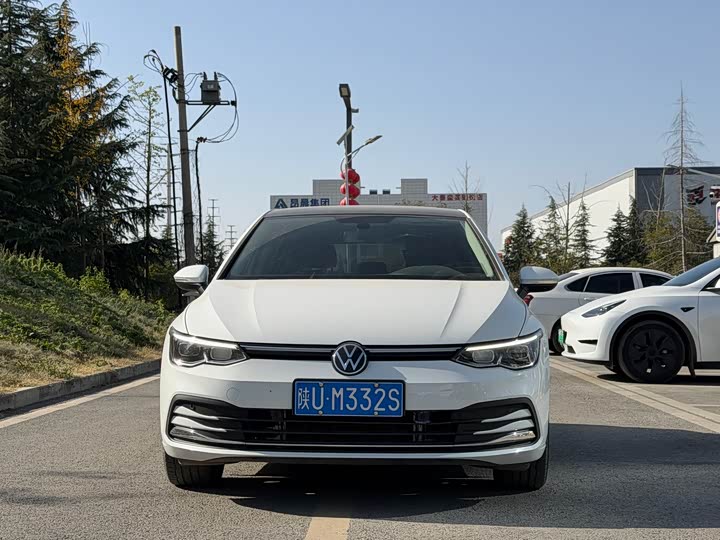 Фото 2 - Volkswagen Golf