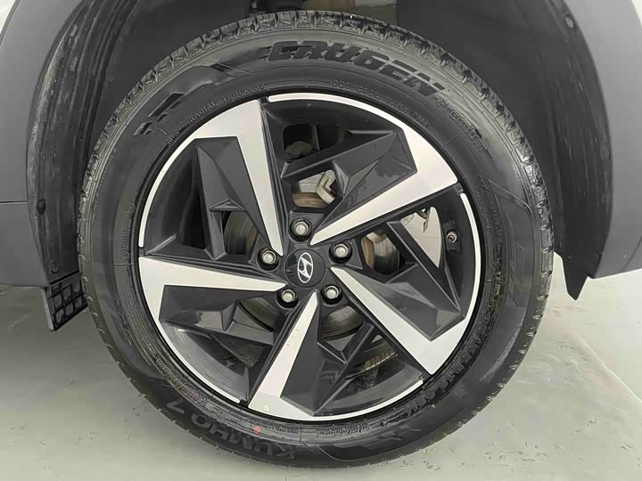 Фото 23 - Hyundai ix35 (Mufasa)