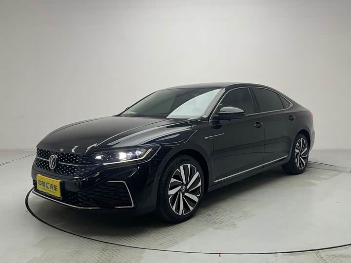 Фото 1 - Volkswagen Passat