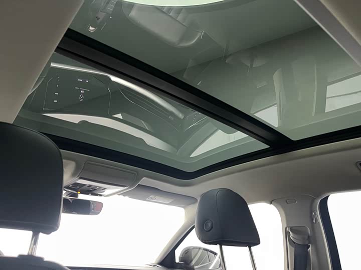 Фото 17 - Volkswagen Passat