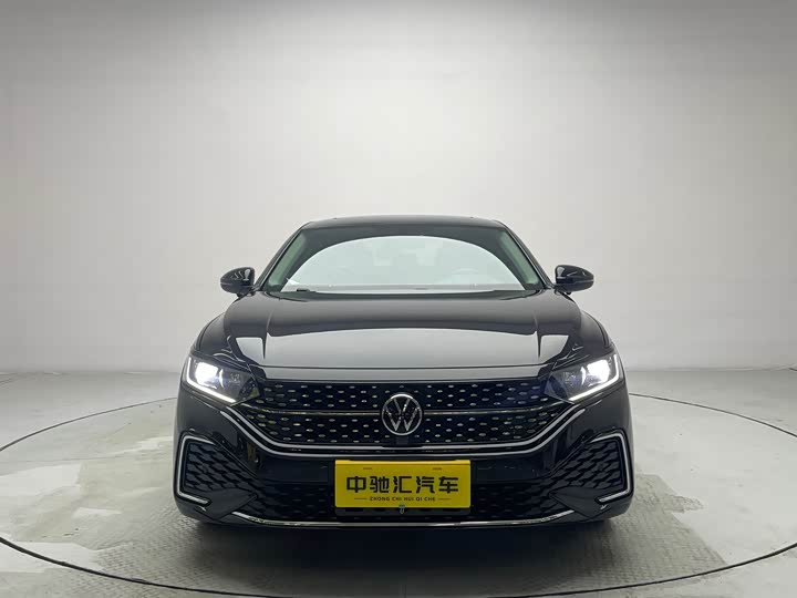 Фото 2 - Volkswagen Passat